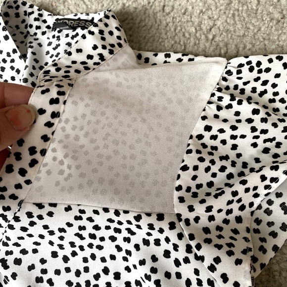 Express womens speckled v-neck full button up short sleeve blouse Size XS - Picture 4 of 5